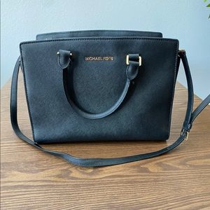 Michael Kors Selma Medium Top-Zip Satchel